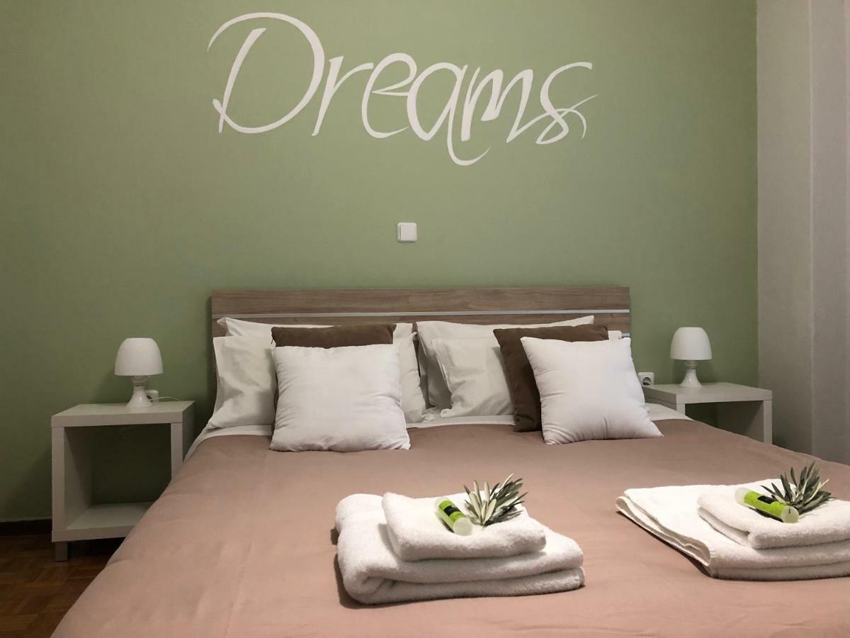 Olive Tree Apartment Of Athens - City Center エクステリア 写真